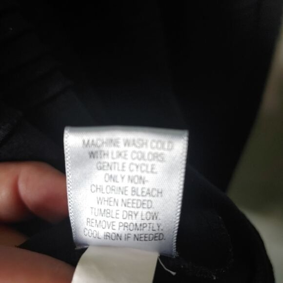 Elle dress womens size 12 Fit-Flare black cap sleeve pleated detail - Picture 4 of 8